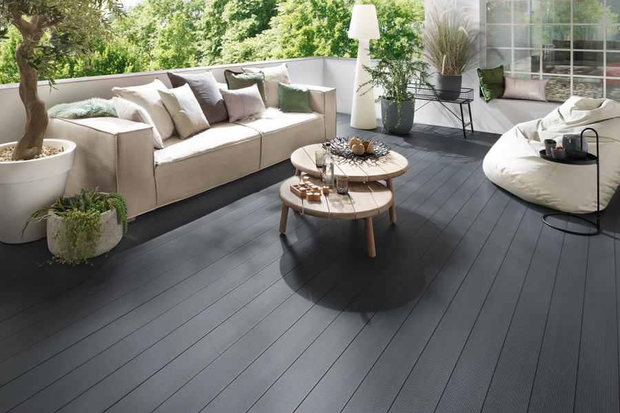 DREAMDECK Aluminium-Terrassendielen in Anthrazit (Bild: TraumGarten)